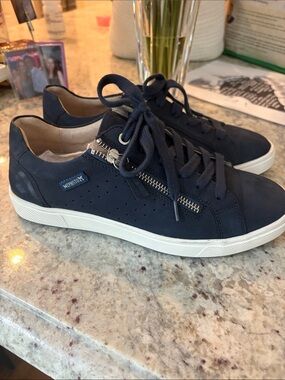Brand new Mephisto navy shoes